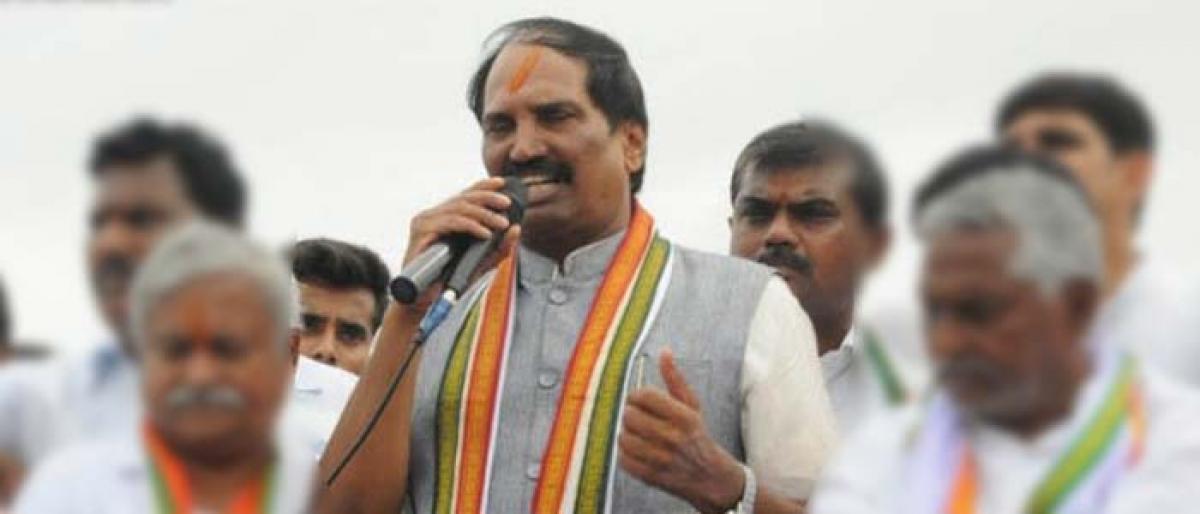 TPCC Chief Uttam Kumar Reddy condems IT Raids on Revanth Reddy