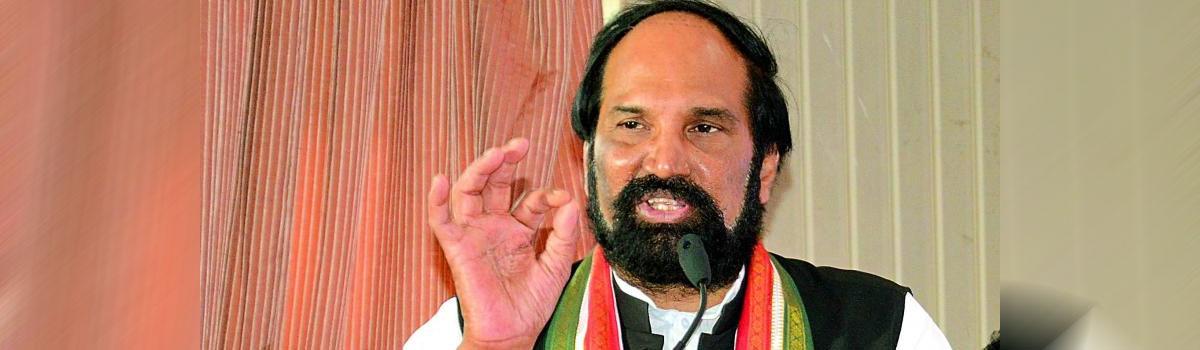 Uttam Kumar Reddy  hails services initiated by Sonia Gandhi on the occasion of her birthday