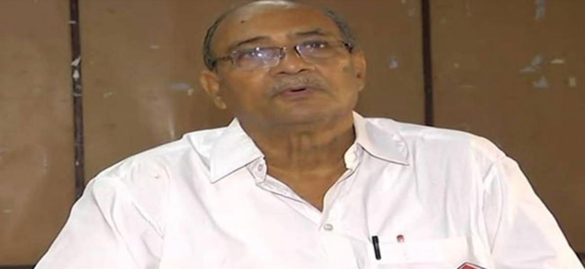 Government should pay Rupees 10,000 per tonne: Vadde Sobhanadreeswara Rao