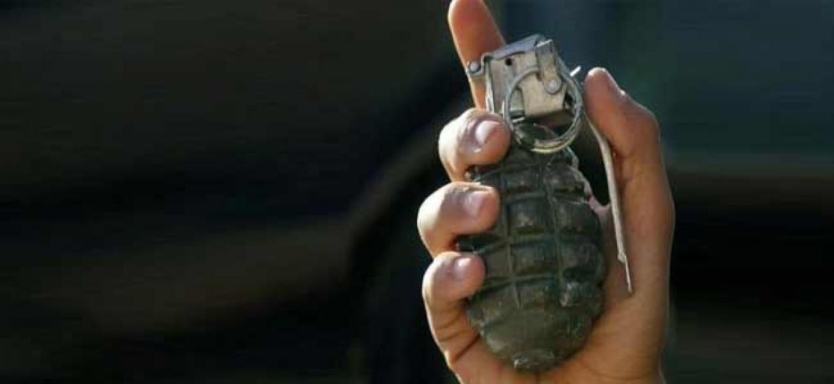 J-K: Terrorists hurl grenade on Army vehicle