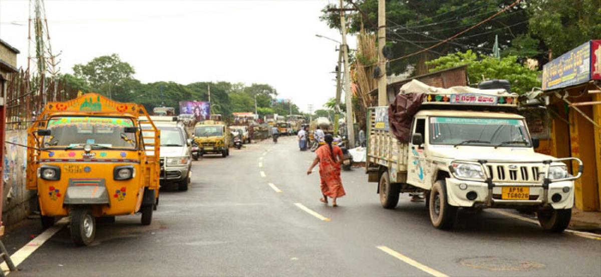 Traffic snarls plague Krishnalanka