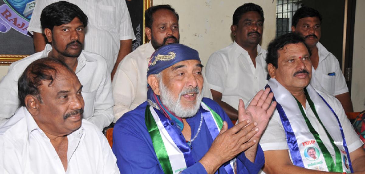 YSRCP’s Vijay Chander too opts for hunger strike