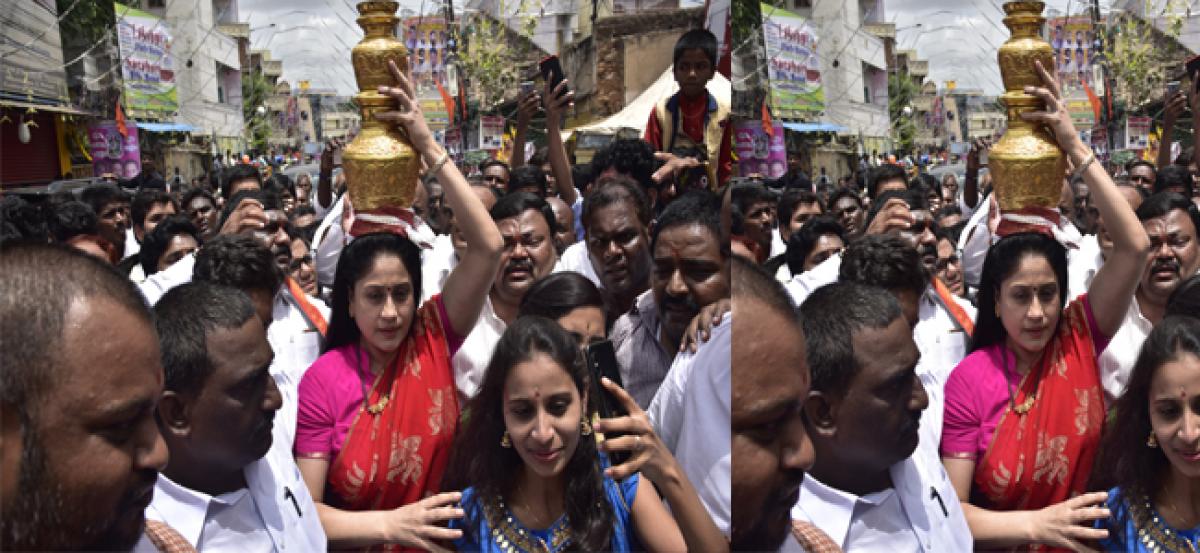 Old City echoes with Bonalu beats