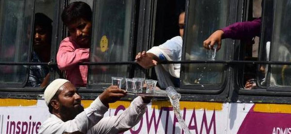 Summer heat claims life, heat wave alert issued in Telangana