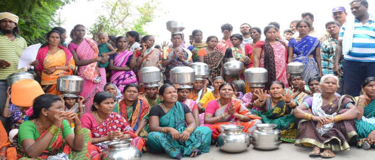 Gangupally villagers protest against drinking water scarcity
