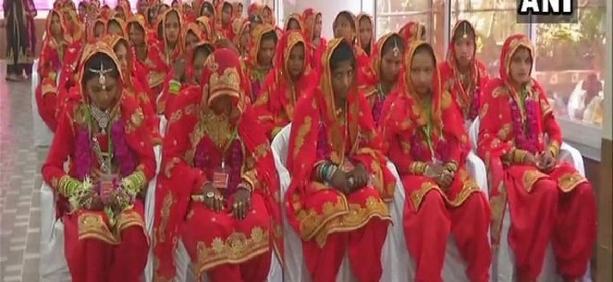 Gujarat: Muslim couples tie knot in mass wedding