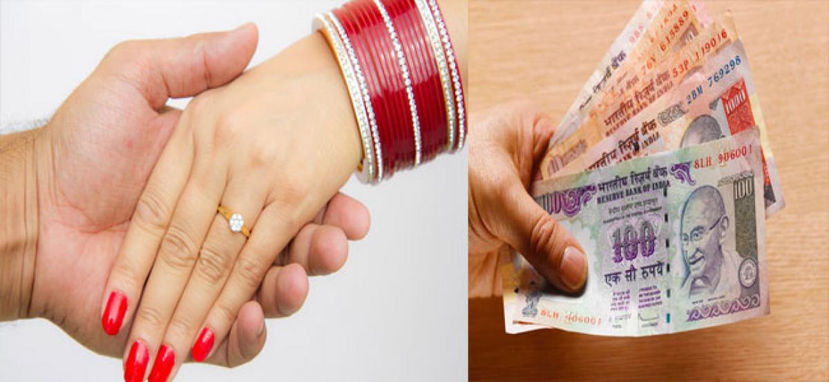 Newlyweds to get Rupees 25K in cash