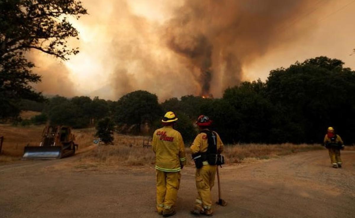 California Wildfire Spreads Rapidly Near Yosemite