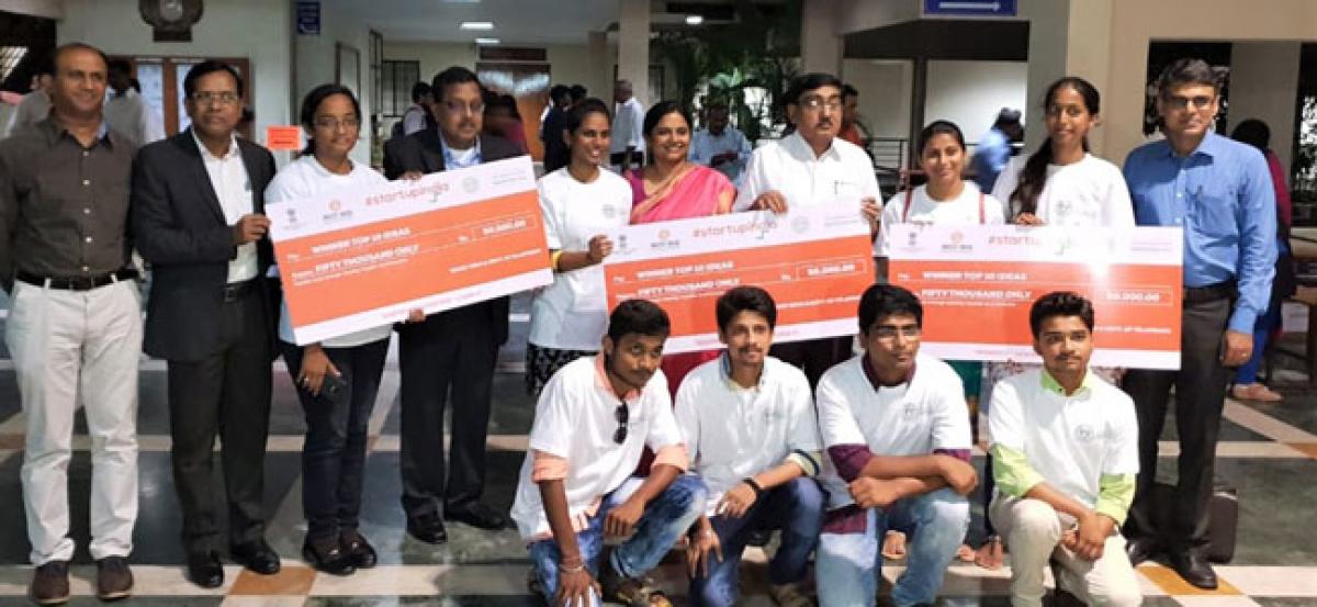 SR Eng College shines at Telangana Yatra