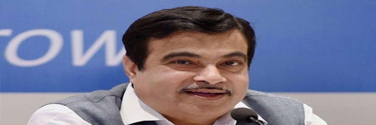 Gadkari urges private players to invest in expressways