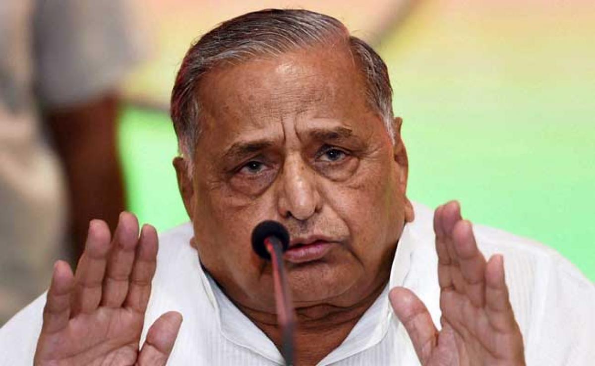 Mulayam Yadav Sacks 4 Akhilesh Loyalists From Lohia Trust