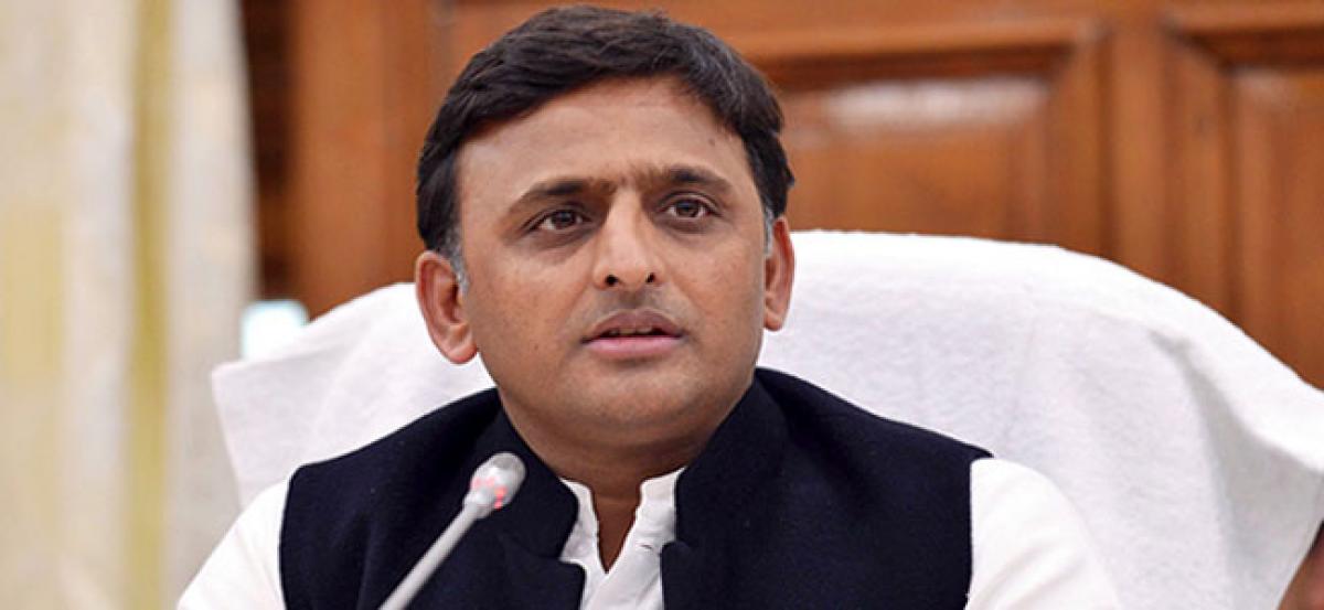 EVM snags dangerous trend for democracy: Akhilesh Yadav