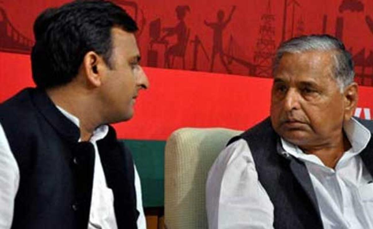 Differing Opinion Between Akhilesh Yadav, Mulayum Yadav Natural: Ram Govind Chaudhary