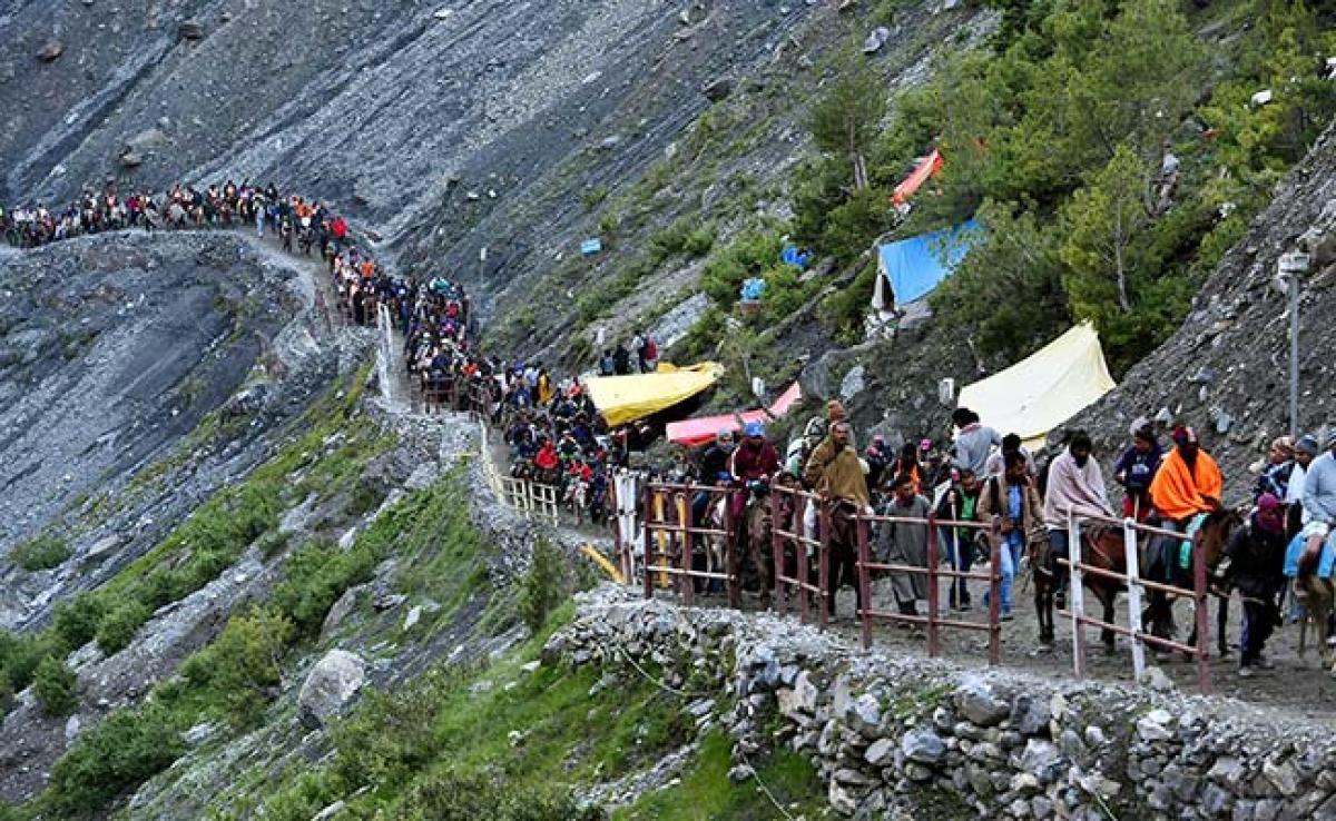 Amarnath Yatra Suspended Due To Heavy Rain In Pahalgam, Baltal Routes