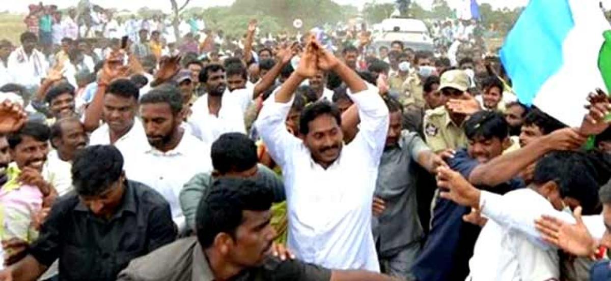 Overwhelming response for YS Jagan in Anantapur