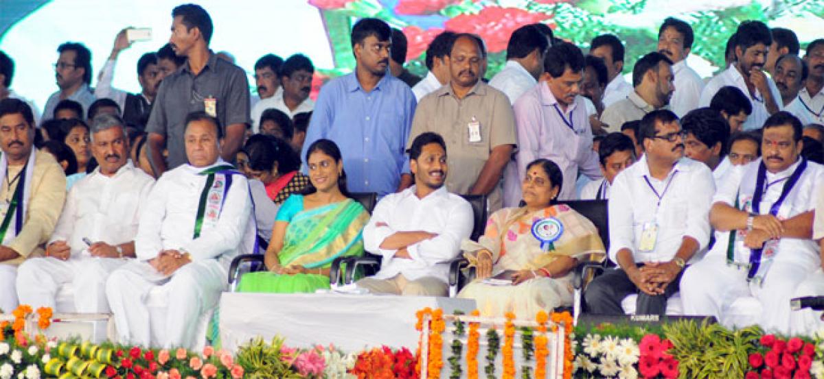 Jagan plans 3,000 km padayatra from Oct 27