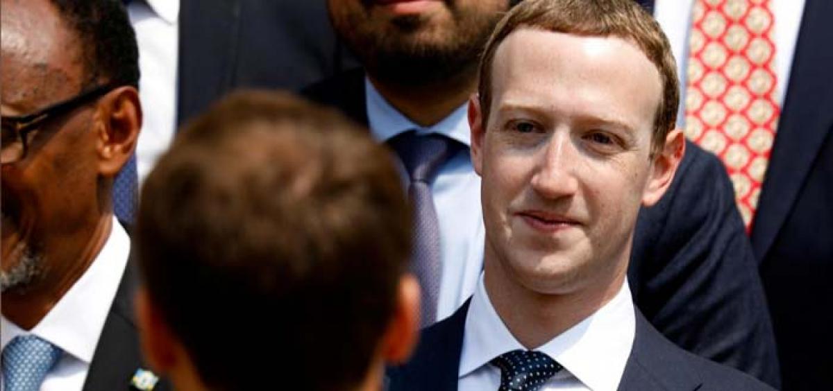 Facebook shareholders back proposal to remove Zuckerberg as chairman